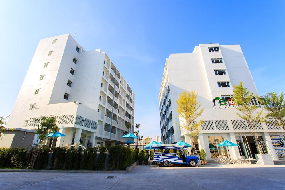Hotel Recenta Phuket Suanluang Exterior foto
