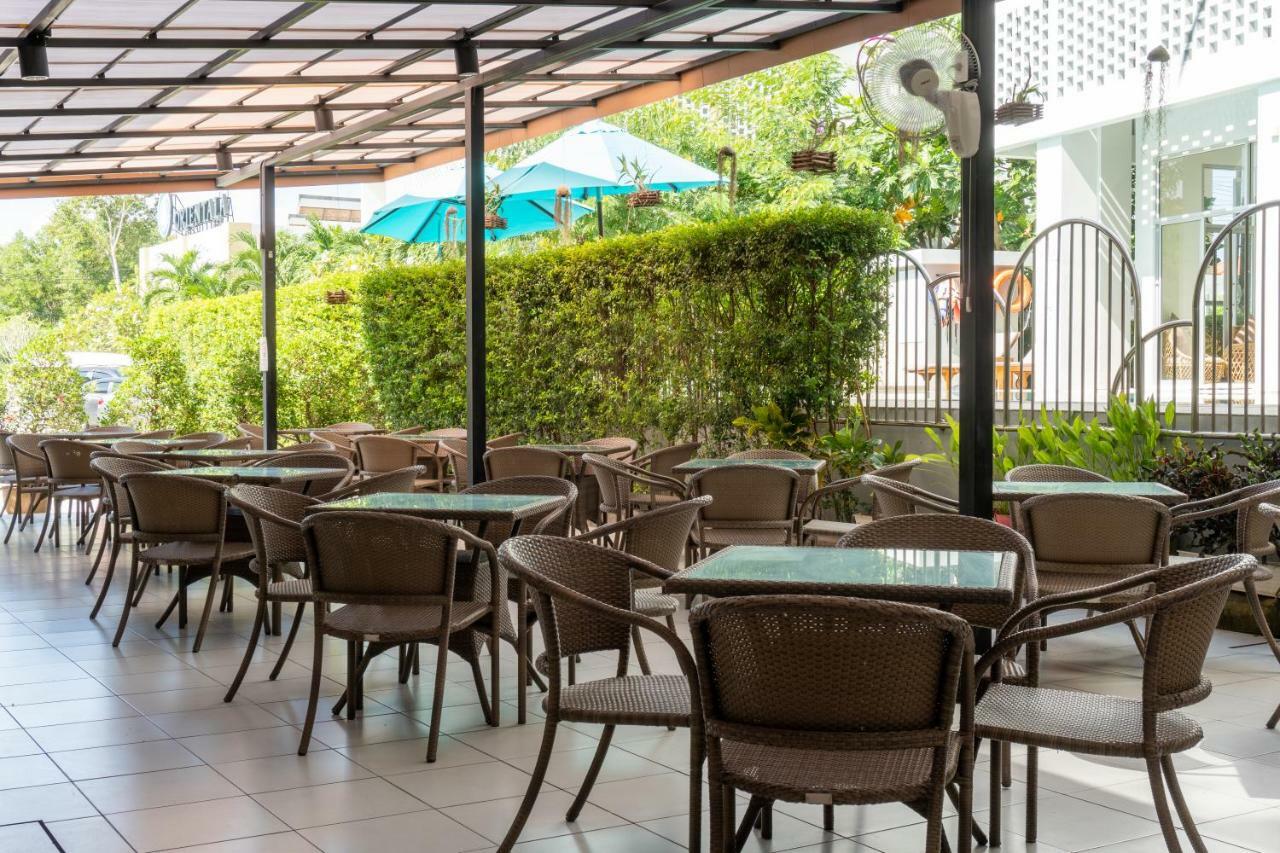 Hotel Recenta Phuket Suanluang Exterior foto